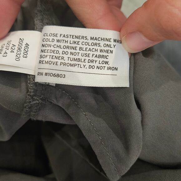 Duluth Trading Co Men’s Shorts Lot of 2 Size 42 Cargo Flat Front Gray Black - Picture 7 of 16